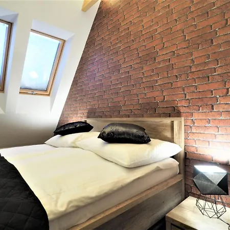 Apartament Vip Folk *